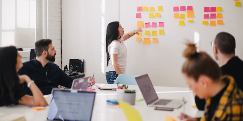 Salesforce vs HubSpot : Quel CRM Choisir en 2025 ?